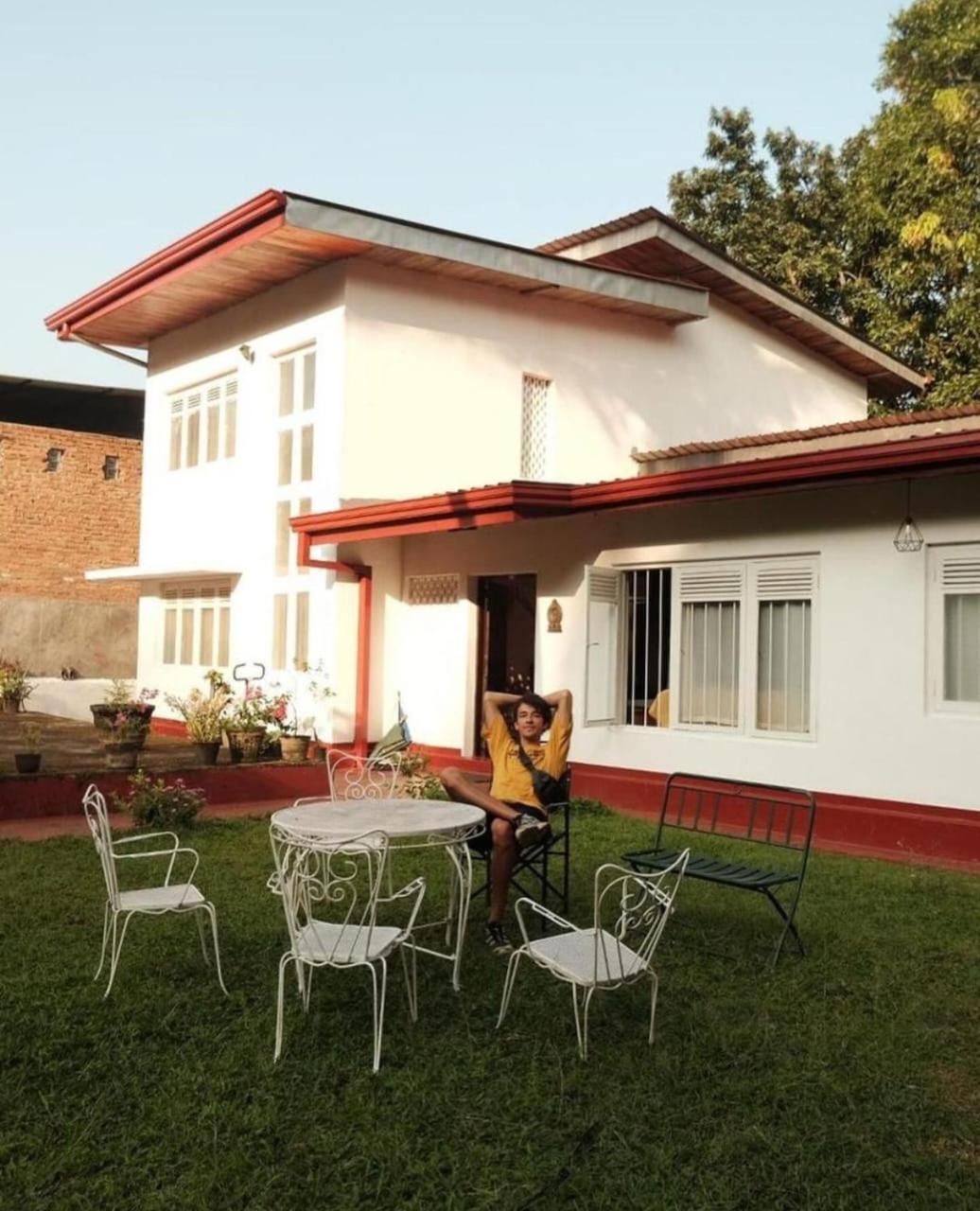 No 06 Veediya Bandara Lane Bahirawakanda Канди Екстериор снимка